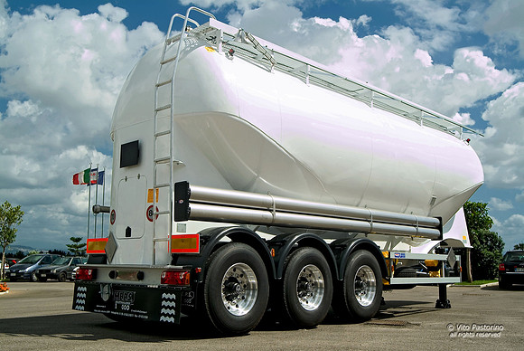 Azienda Omeps. Cisterna autoportante ADR CM39 V6.