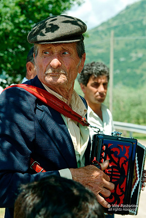 Campania. Ricigliano. "La Turniata di S.Vito"